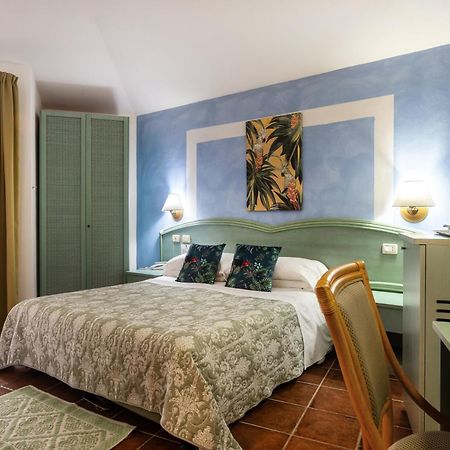 Hotel Stefania Boutique Hotel By The Beach Olbia Exteriér fotografie