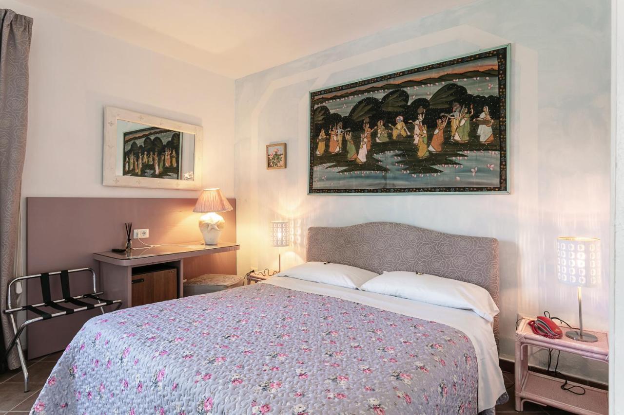Hotel Stefania Boutique Hotel By The Beach Olbia Pokoj fotografie