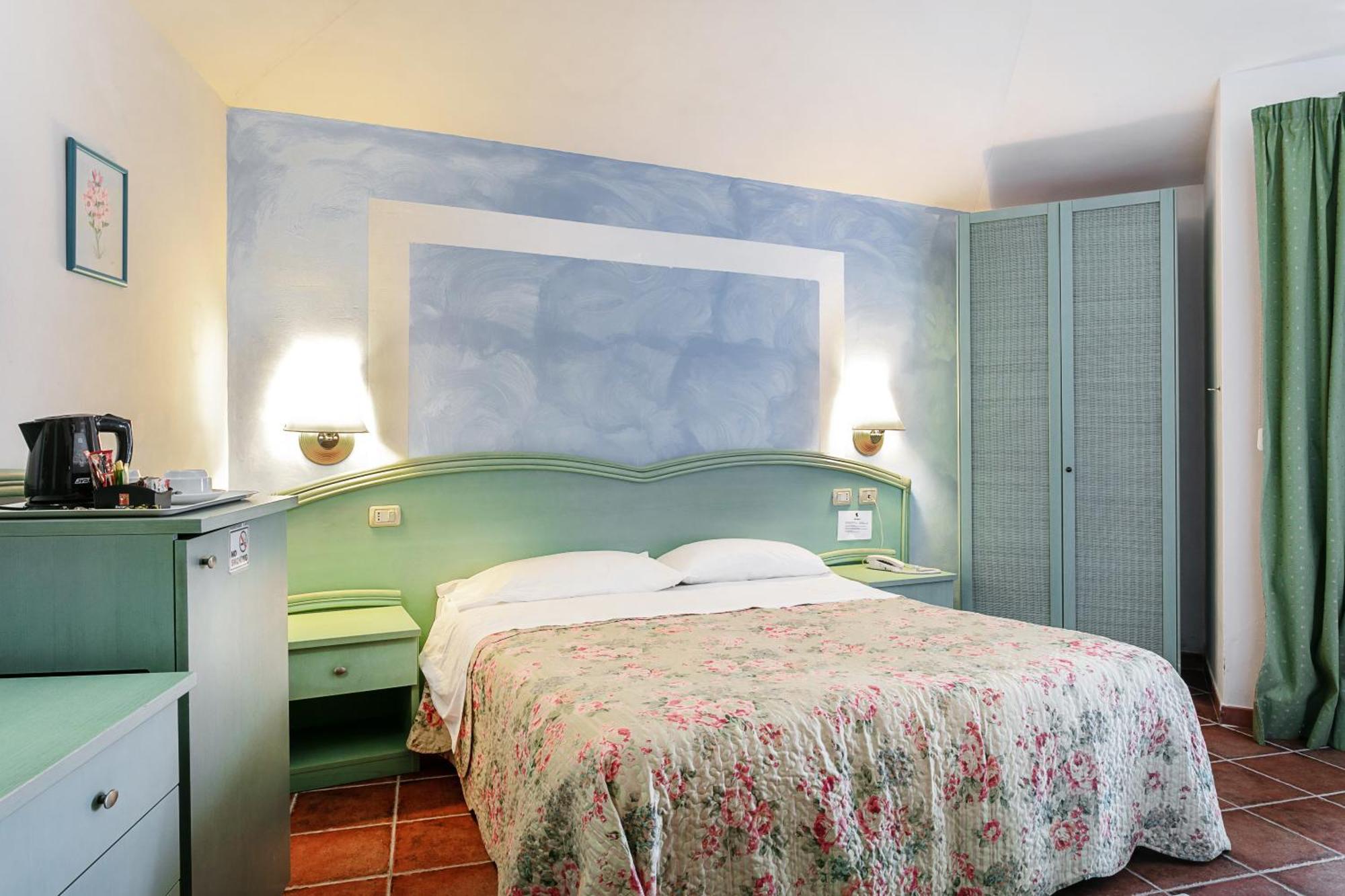 Hotel Stefania Boutique Hotel By The Beach Olbia Exteriér fotografie